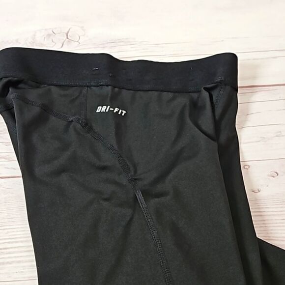 Nike Pro Capris - Picture 3 of 8